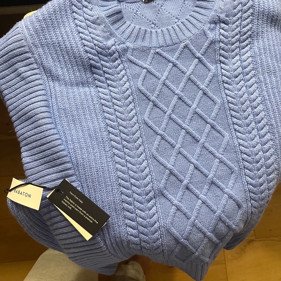 Aritzia Seek Sweater BNWT - Picture 3 of 5